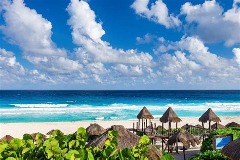 people on cancun beach photos.